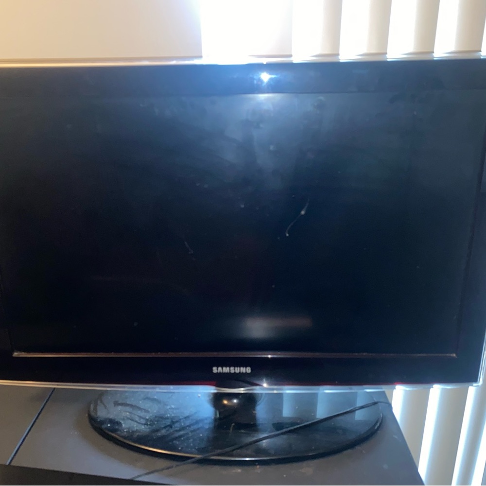32 Inch Samsung Television